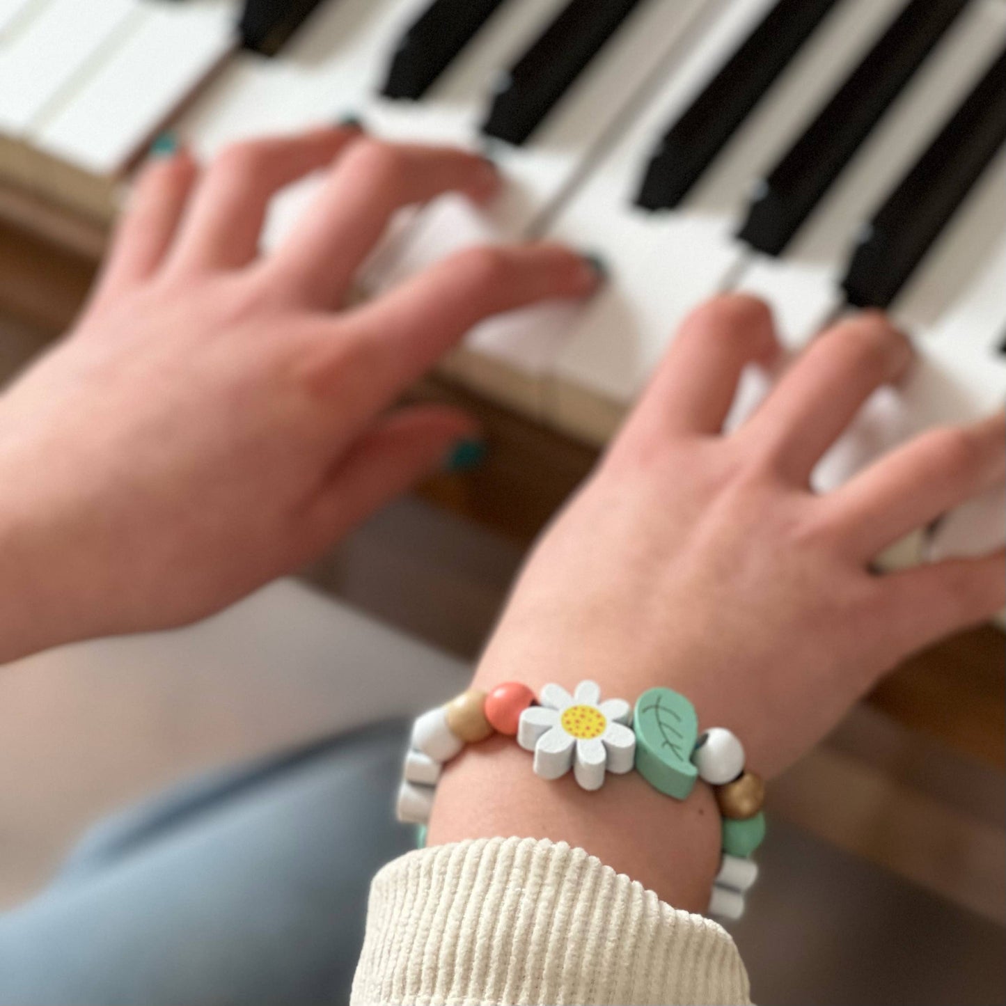 Make Your Own Daisy Chain Bracelet By Cotton Twist - Grace and Fox