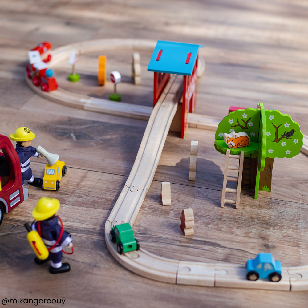 Fire Station Train Set by Bigjigs Rail