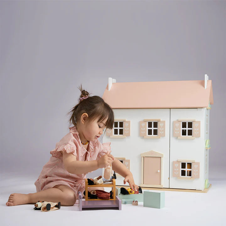 Mentari Clover Dolls House